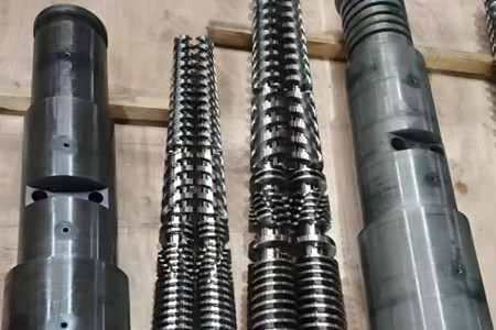 塑料擠出機(jī)機(jī)筒螺桿發(fā)貨前，廠家需要做哪些工作？